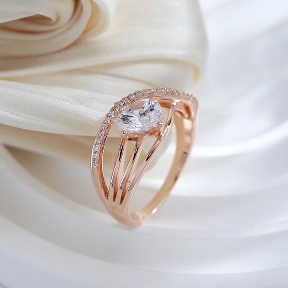 585 Rose Gold & Moissante Ring Size 8 - Picture 7 of 8